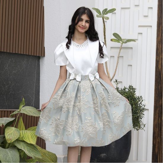 صورة طقم بناتي تيور جاكار بفيونكات وأكمام مبتكرة واكسسوار رقبة - M3794